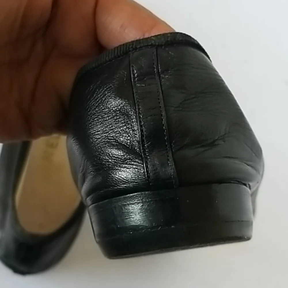CHANEL Black Leather Cap-Toe Ballet Flats